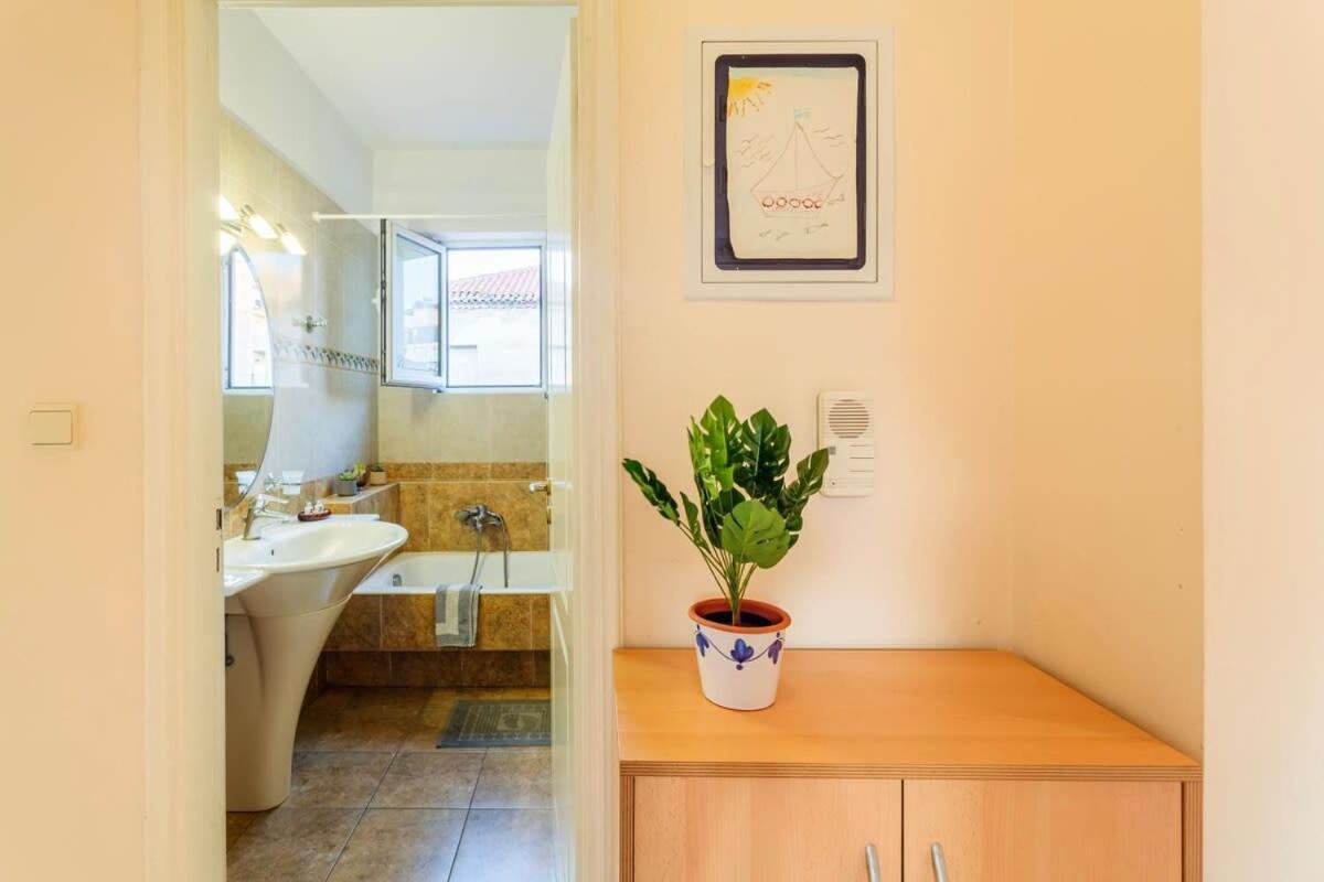 Spacious Urban Haven-Family Home, Perfect Location Καλαμάτα Εξωτερικό φωτογραφία