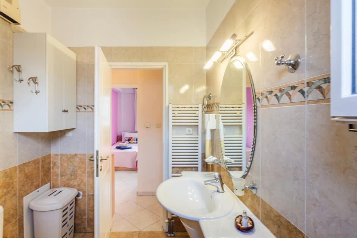 Spacious Urban Haven-Family Home, Perfect Location Καλαμάτα Εξωτερικό φωτογραφία
